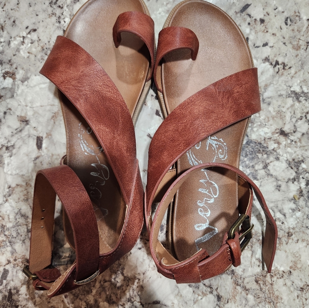 Size 10 Very G Sandals